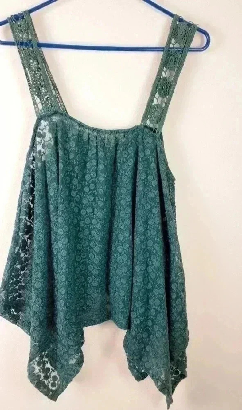 STARING AT STARS Size Small Top